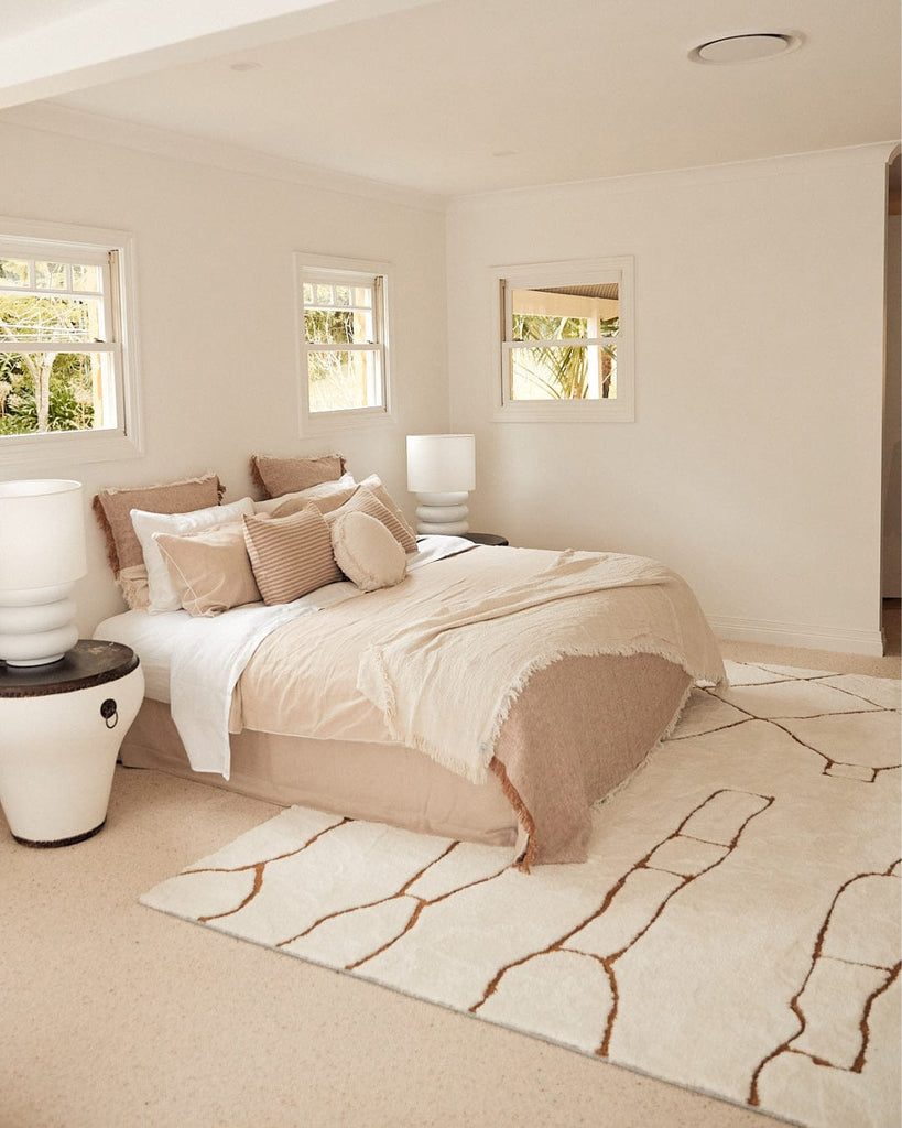 Alayna Cream and Gold Tribal Shag Rug