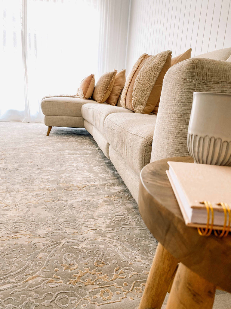 Aylin Cream Ivory And Grey Traditional Floral Rug *NO RETURNS UNLESS FAULTY