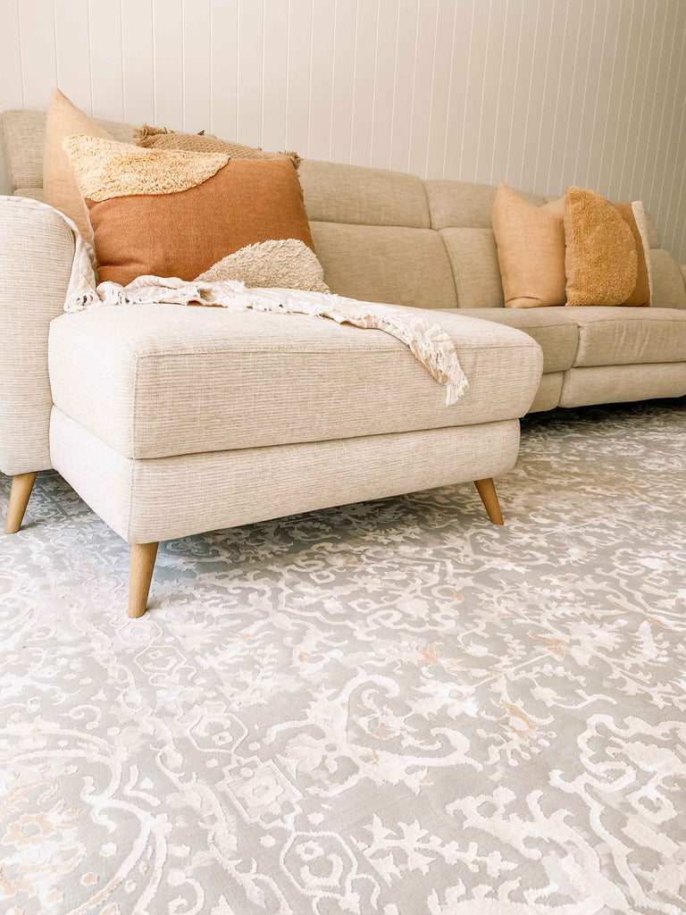 Aylin Cream Ivory And Grey Traditional Floral Rug *NO RETURNS UNLESS FAULTY