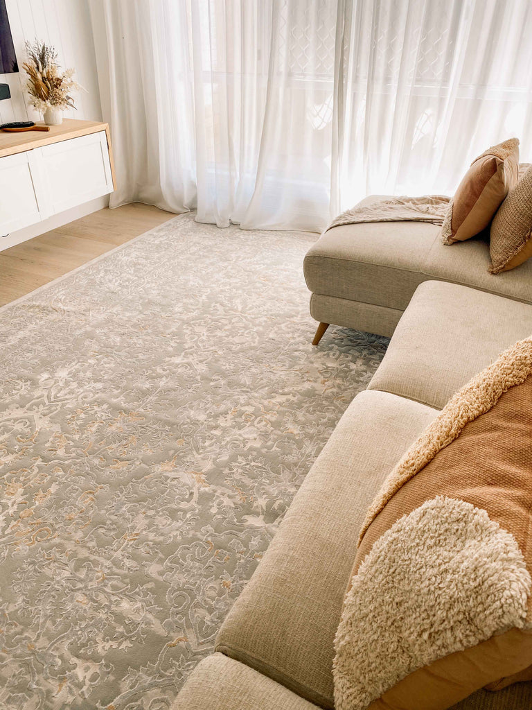 Aylin Cream Ivory And Grey Traditional Floral Rug *NO RETURNS UNLESS FAULTY