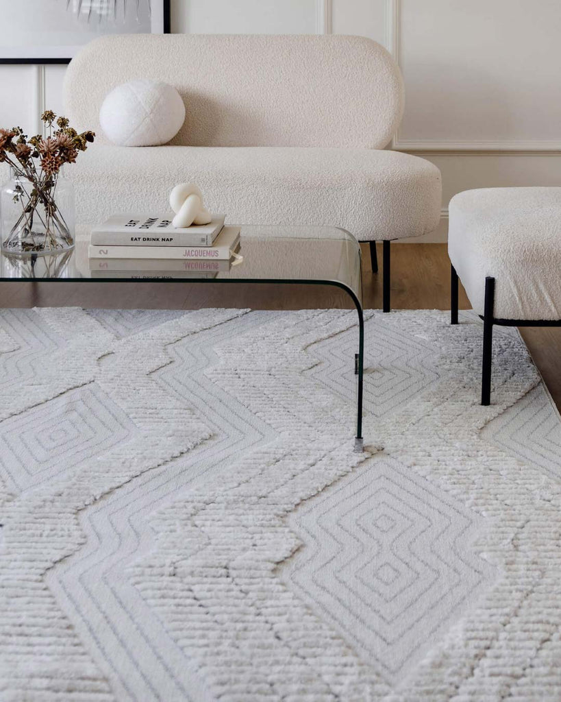 Dayna Ivory and Grey Textured Diamond Tribal Rug