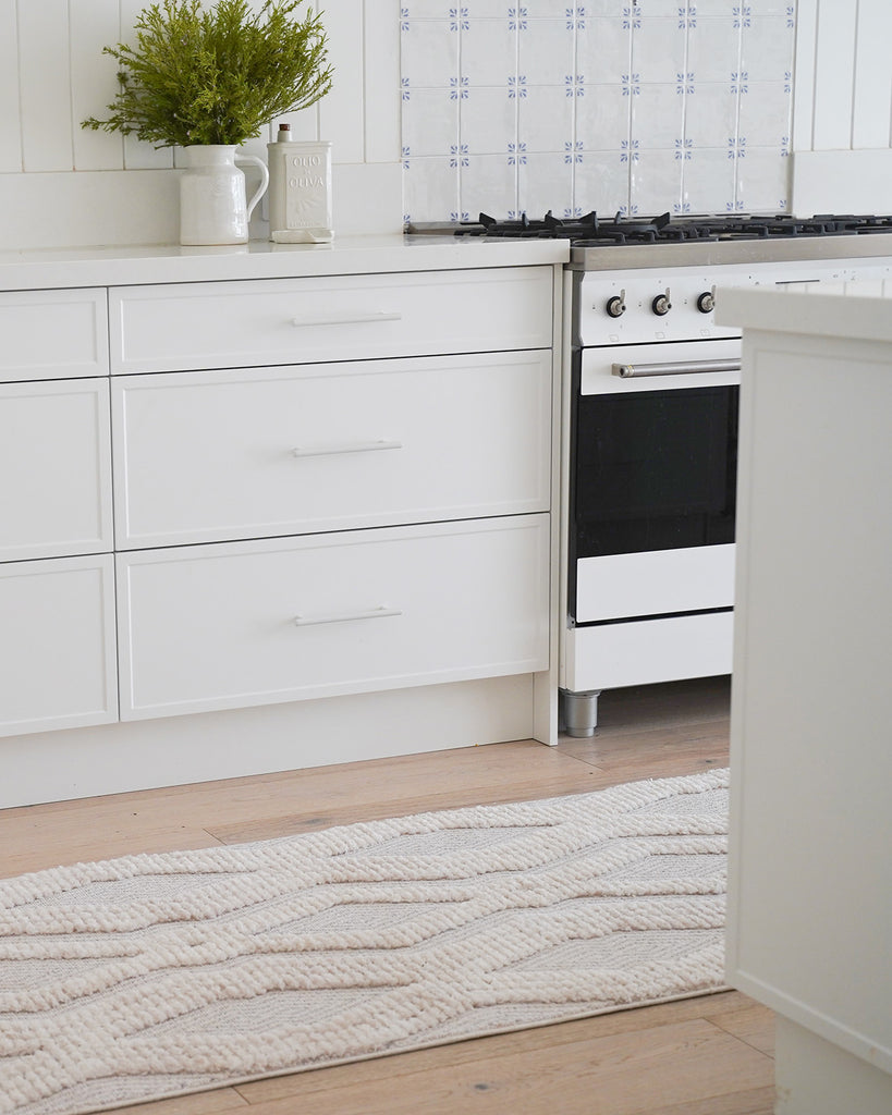 Dayna Ivory and Grey Textured Diamond Tribal Runner Rug