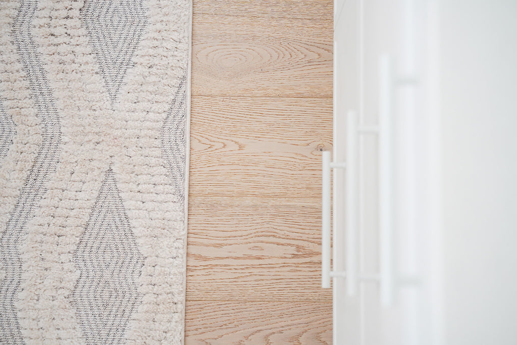 Dayna Ivory and Grey Textured Diamond Tribal Runner Rug