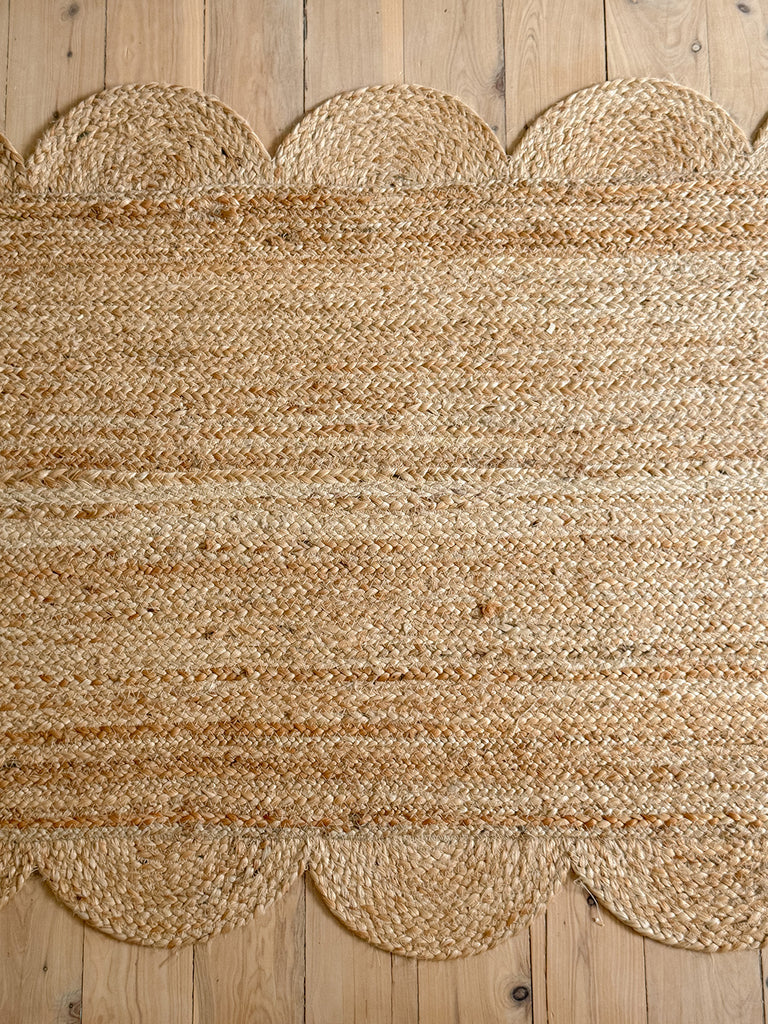 Ejiya Natural Brown Scalloped Jute Runner Rug