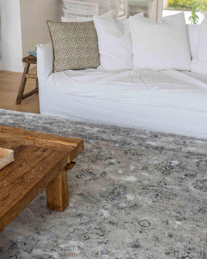 Elisha Grey and Blue Traditional Distressed Medallion Rug *NO RETURNS UNLESS FAULTY