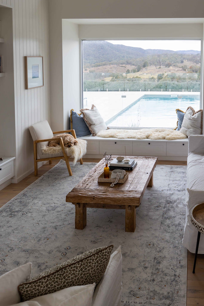 Elisha Grey and Blue Traditional Distressed Medallion Rug *NO RETURNS UNLESS FAULTY