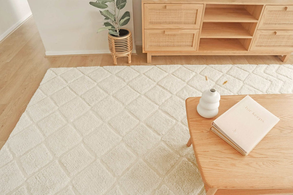 Gia Ivory Diamond Tribal PET Shag Rug