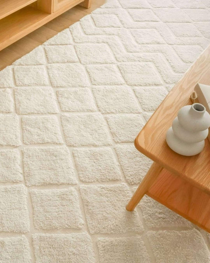 Gia Ivory Diamond Tribal PET Shag Rug