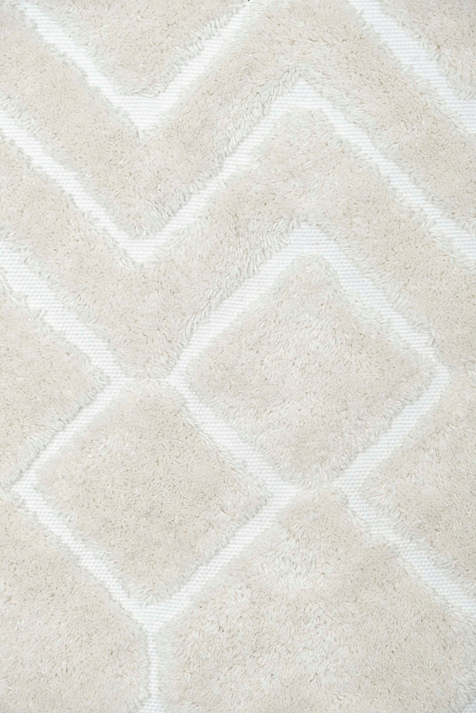 Gia Ivory Diamond Tribal PET Shag Rug