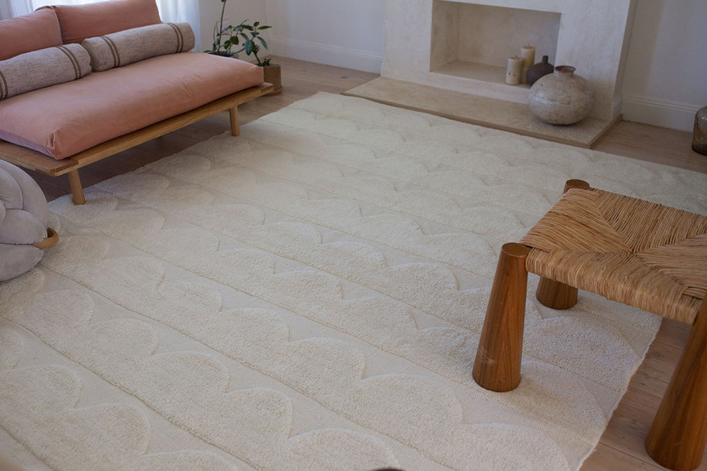 Hikari Ivory Scallop Washable Wool Rug