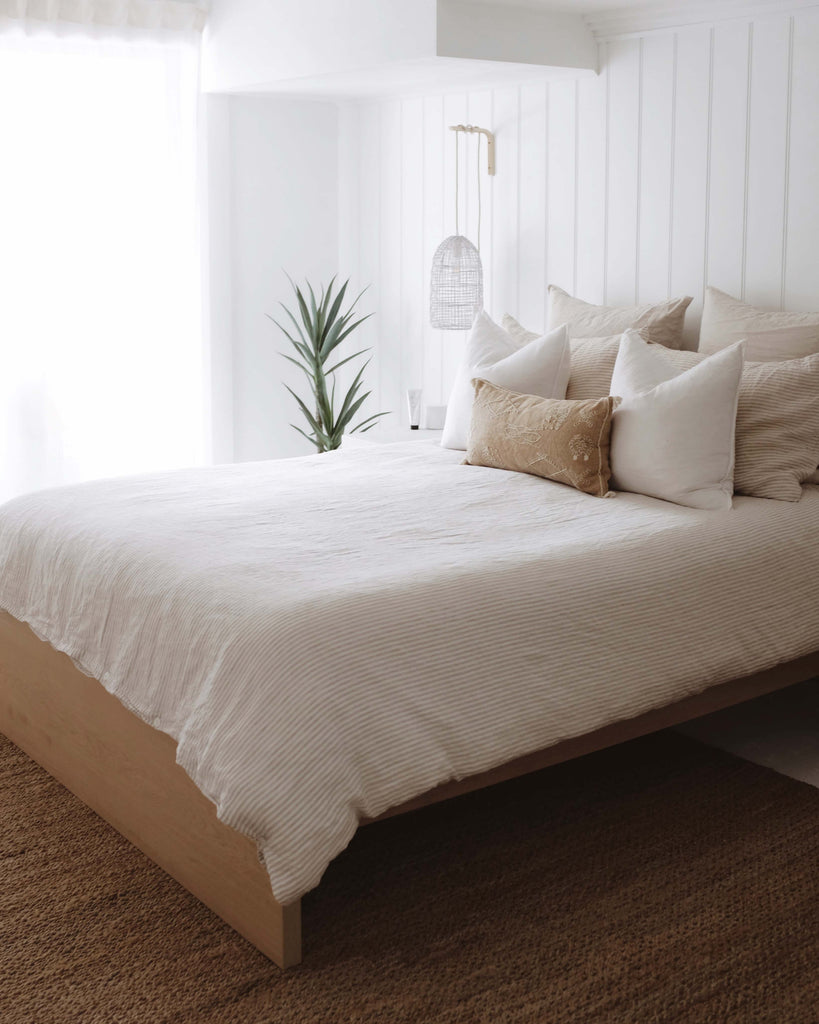 Indigo Natural Tan Braided Jute Rug