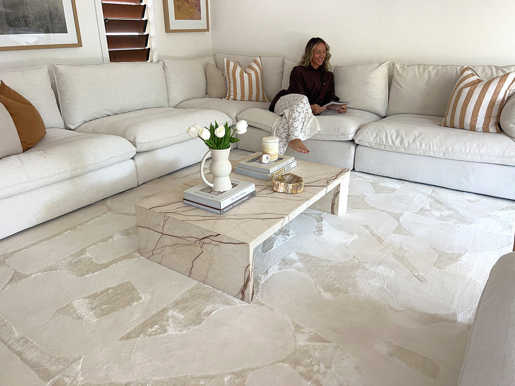 Izar Neutral Abstract Rug