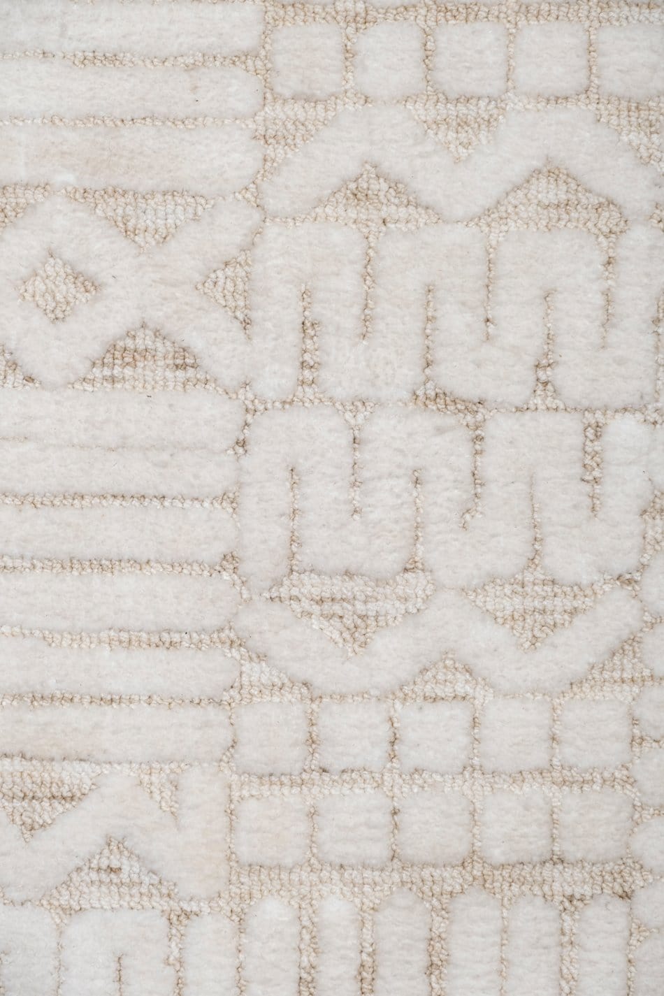 Kalinda Beige and Ivory Geometric Tribal Rug