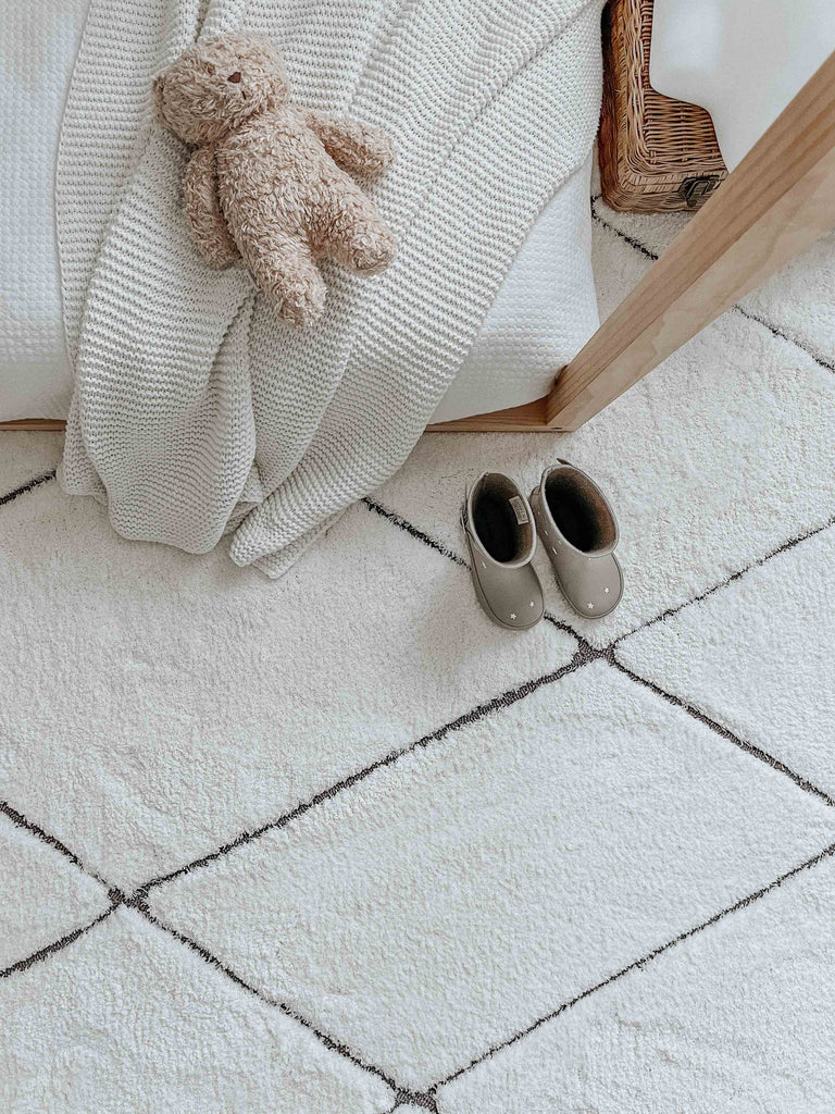 Kayla Cream and Charcoal Grey Tribal Shag Rug