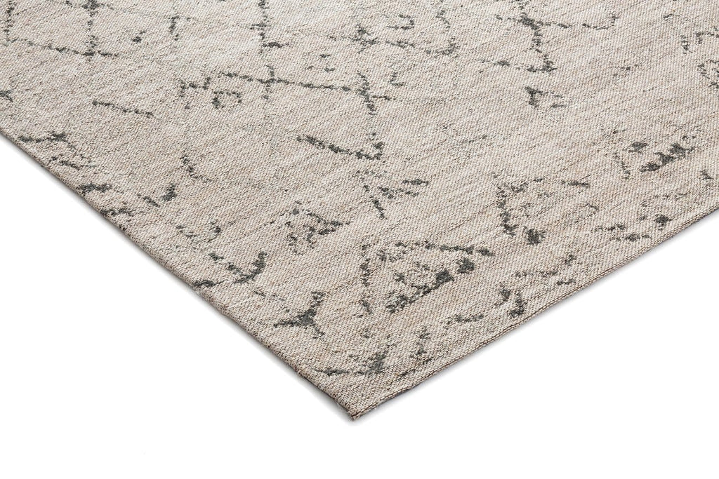 Kwame Tribal Pattern Flatweave Rug