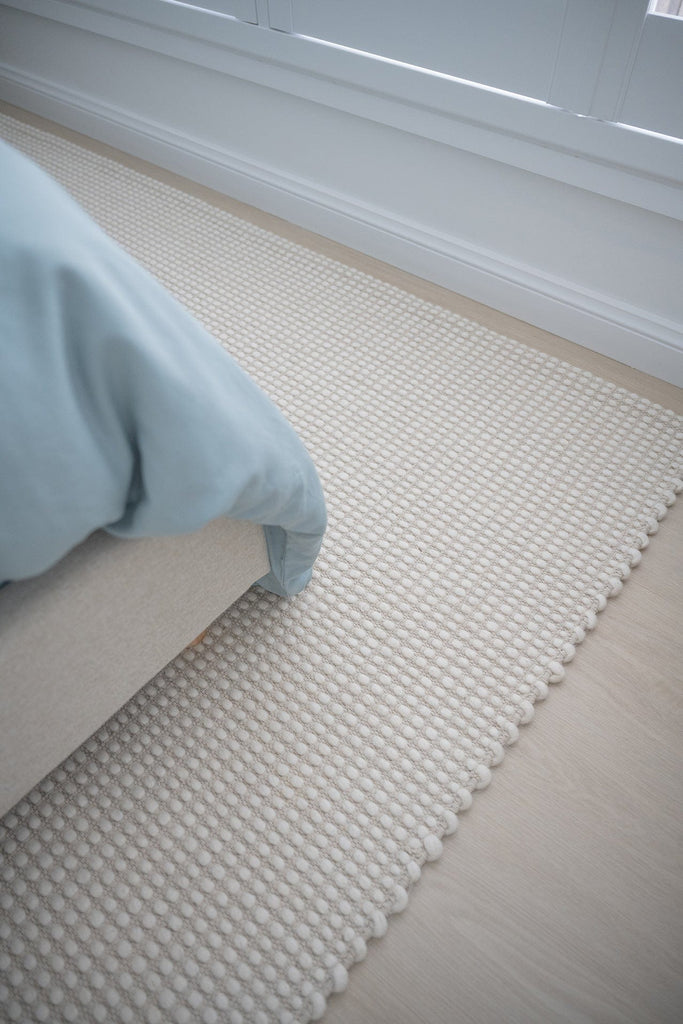 Larvic Ivory Chunky Wool Rug