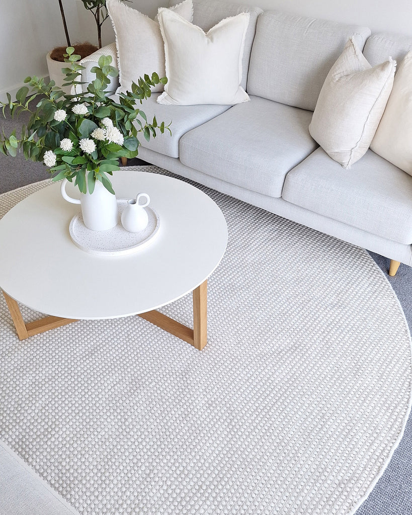 Larvic Ivory Chunky Wool Round Rug