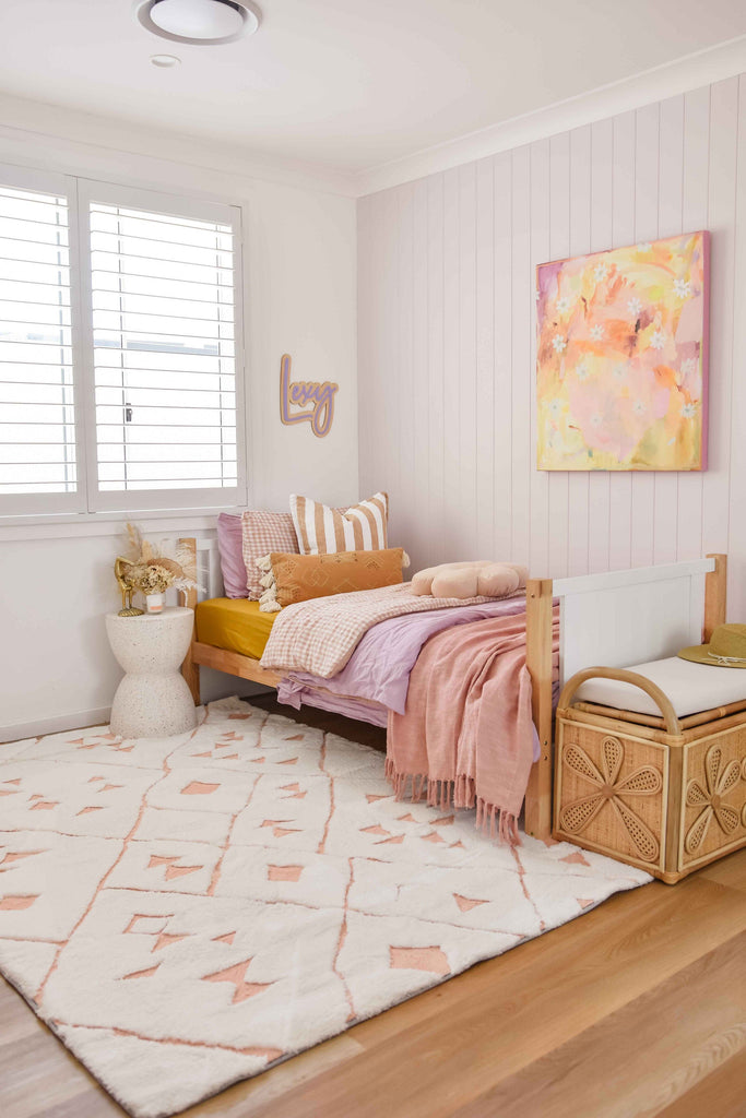 Leesha Cream and Peach Tribal Shag Rug