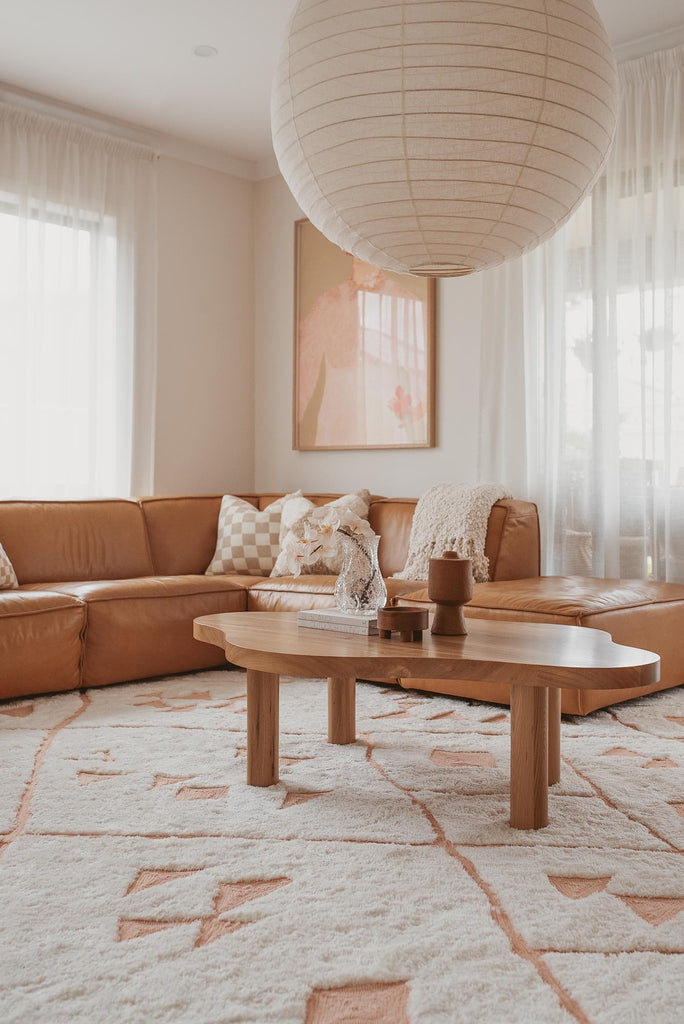 Leesha Cream and Peach Tribal Shag Rug