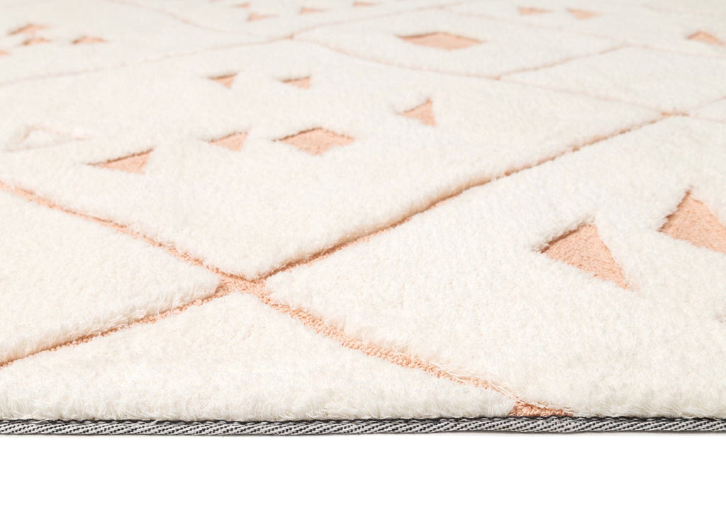 Leesha Cream and Peach Tribal Shag Rug