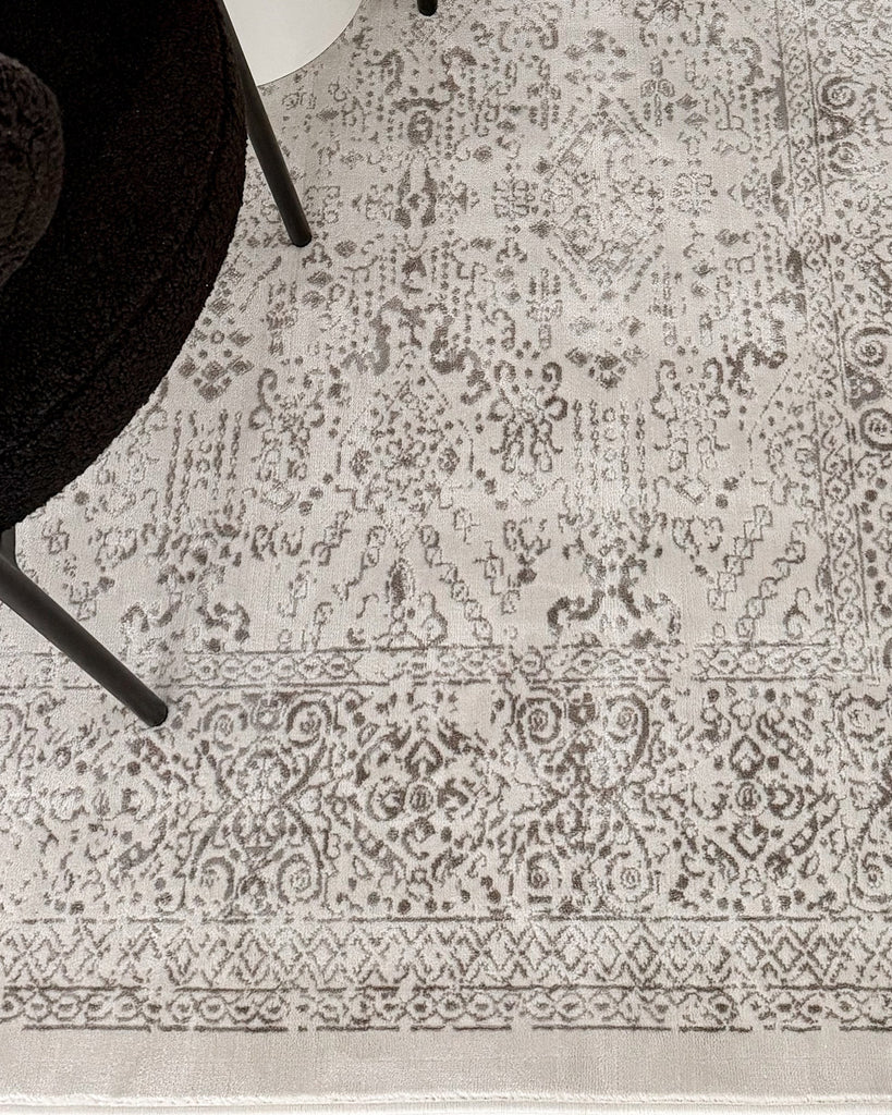 Madison Ivory And Grey Traditional Distressed Rug