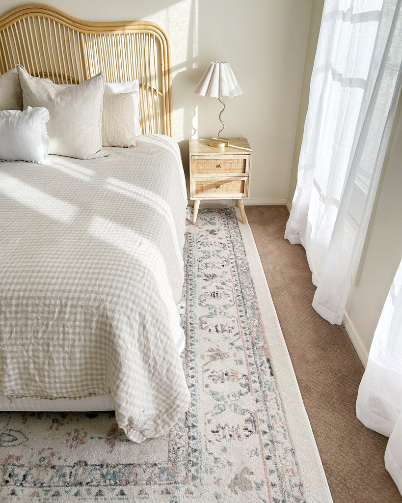 Maplewood Cream and Pink Traditional Rug