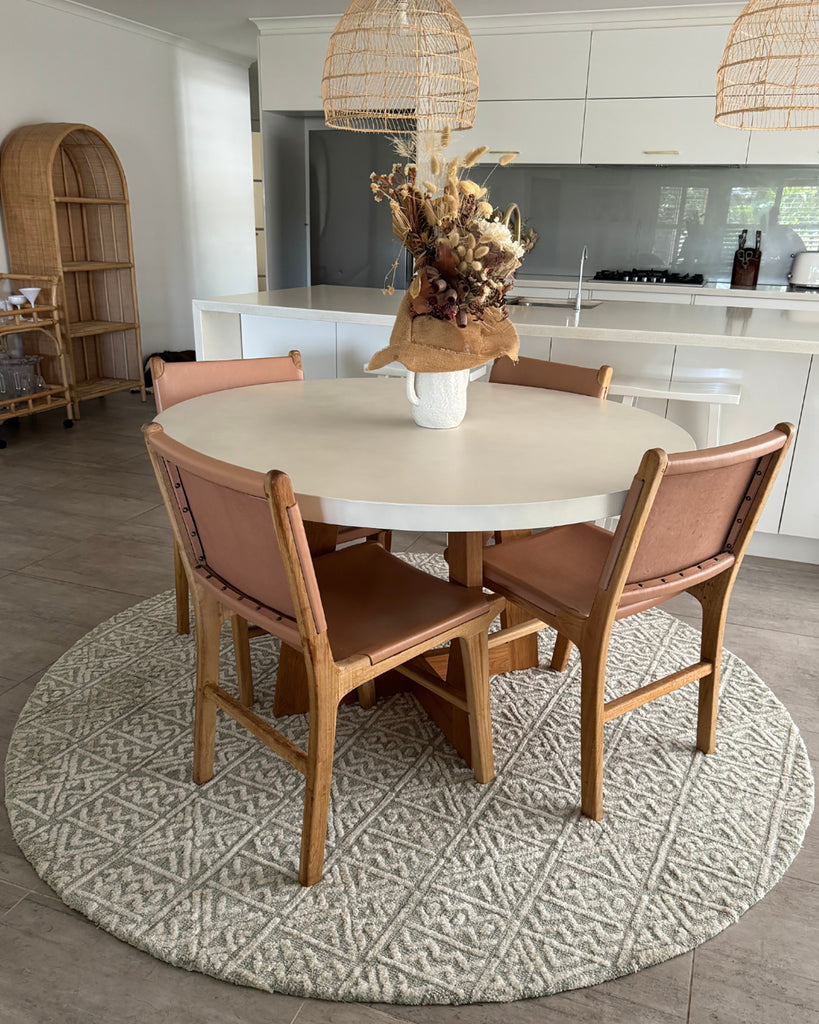 Melia Grey and Ivory Tribal Textured Round Rug