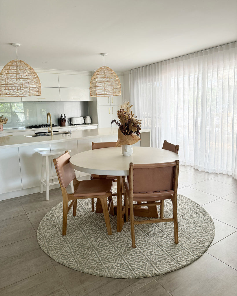 Melia Grey and Ivory Tribal Textured Round Rug