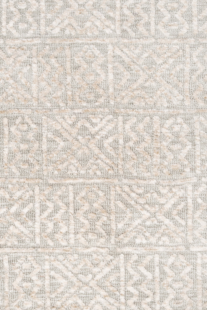 Melia Grey and Ivory Tribal Textured Round Rug