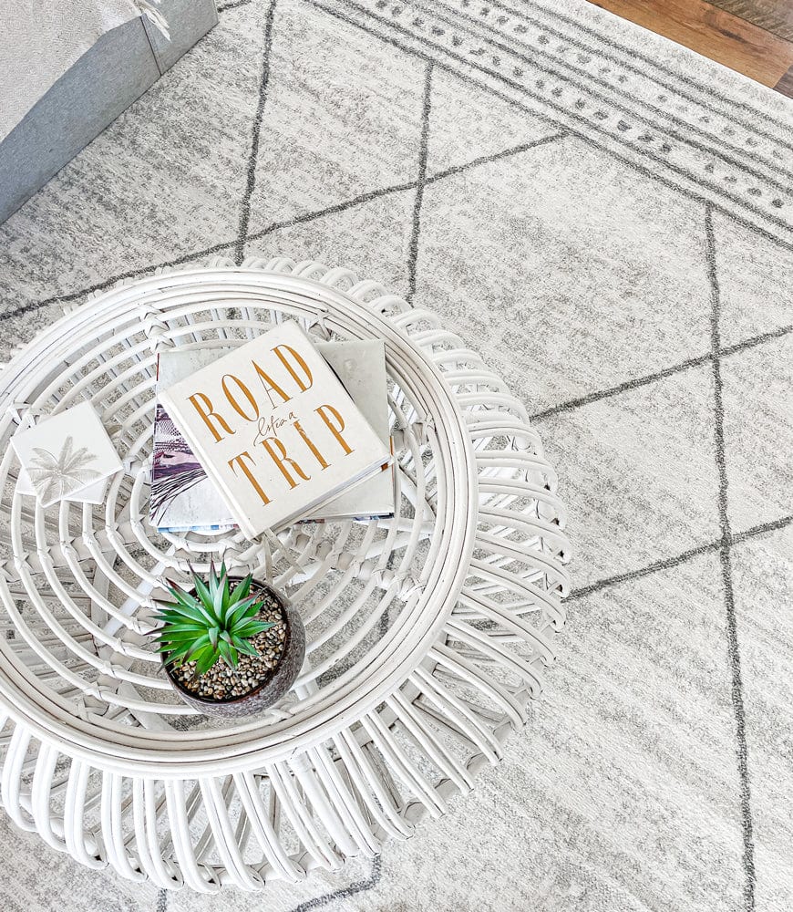 Naroa Grey and Ivory Diamond Tribal Rug