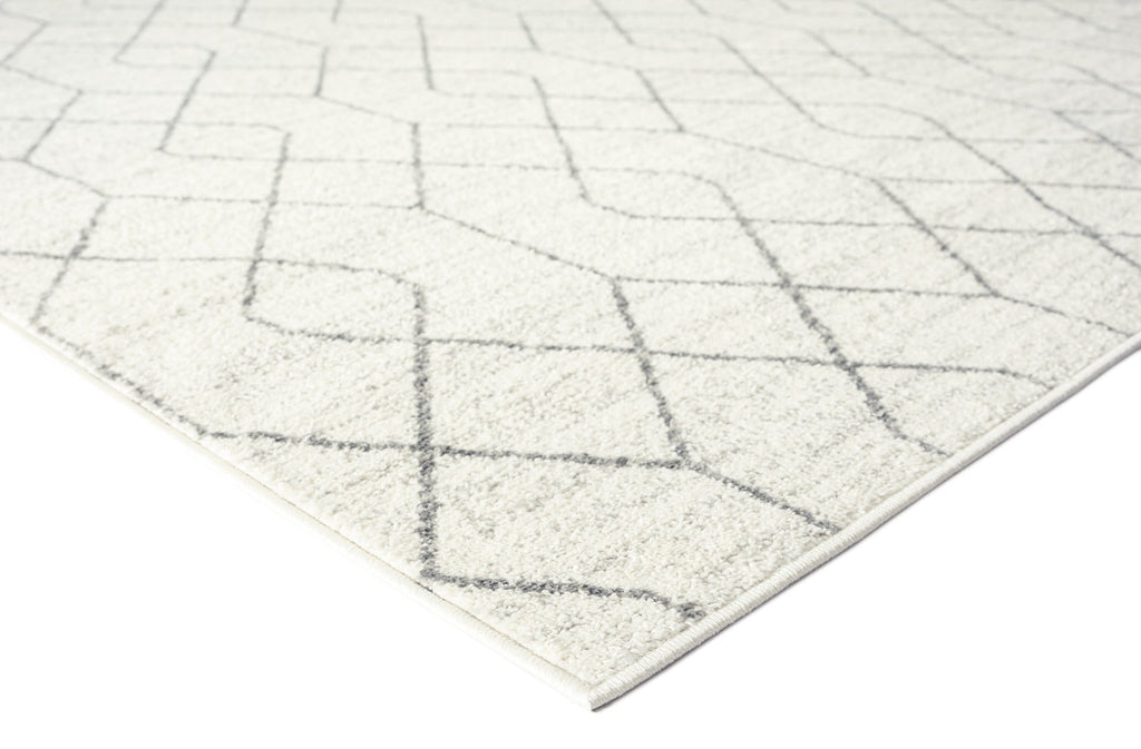 Neda Grey and Ivory Diamond Pattern Runner Rug