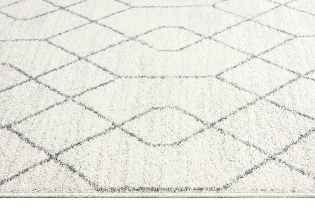 Neda Grey and Ivory Diamond Pattern Runner Rug