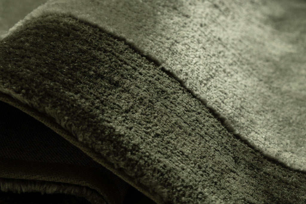 Nuria Dark Green Bordered Shag Rug