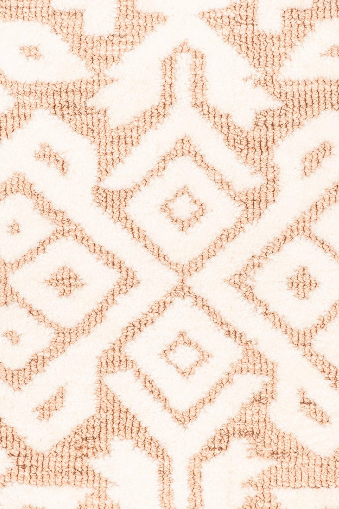 Paloma Peach and Ivory Tribal Patterned Round Rug