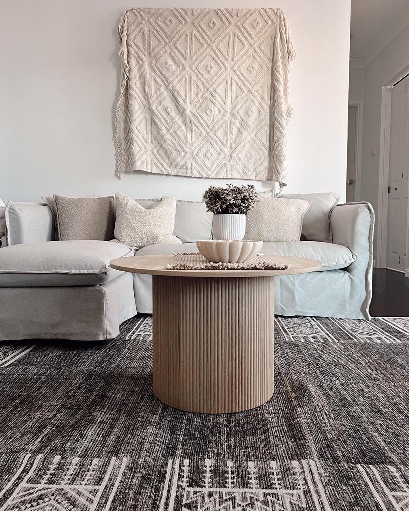 Raia Charcoal and Grey Tribal Distressed Washable Rug