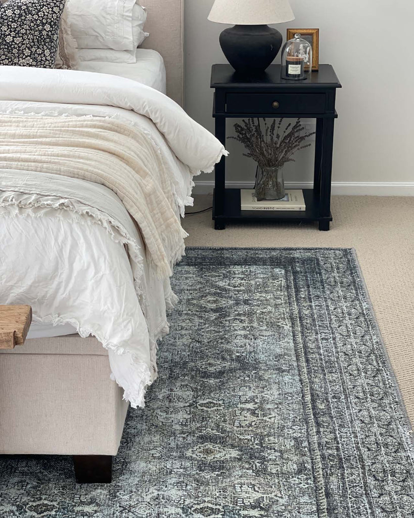Santi Green and Grey Traditional Distressed Washable Rug