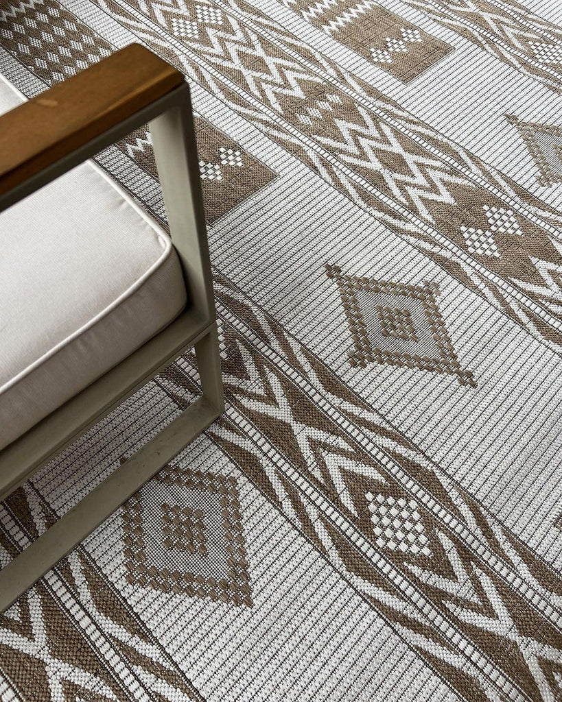 Sitaah Brown and Ivory Tribal Flatweave Indoor Outdoor Rug