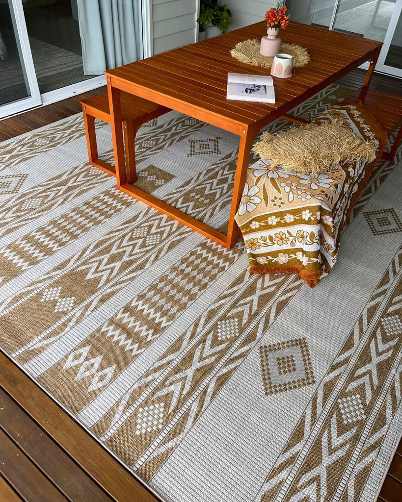Sitaah Brown and Ivory Tribal Flatweave Indoor Outdoor Rug