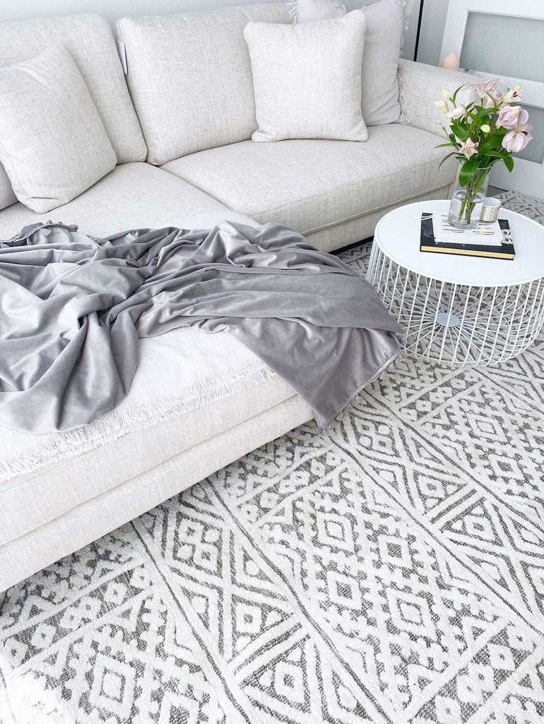 Tatiana Ivory and Grey Textured Tribal Rug
