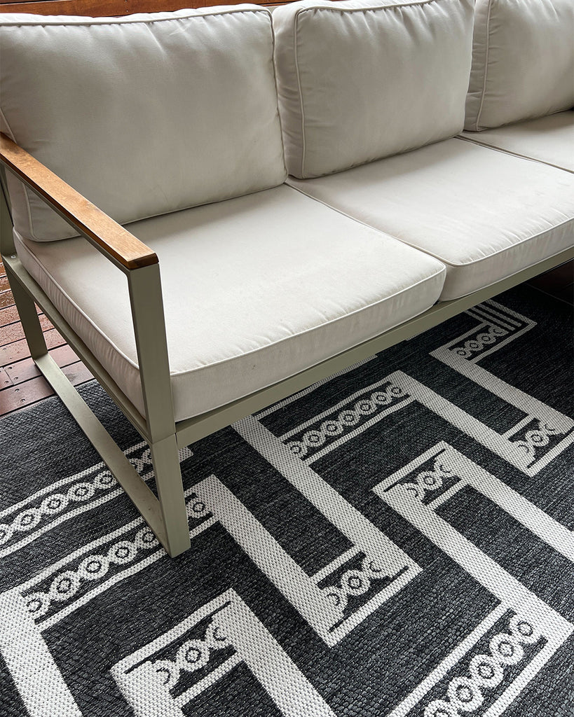 Teyona Charcoal and Ivory Tribal Flatweave Indoor Outdoor Rug