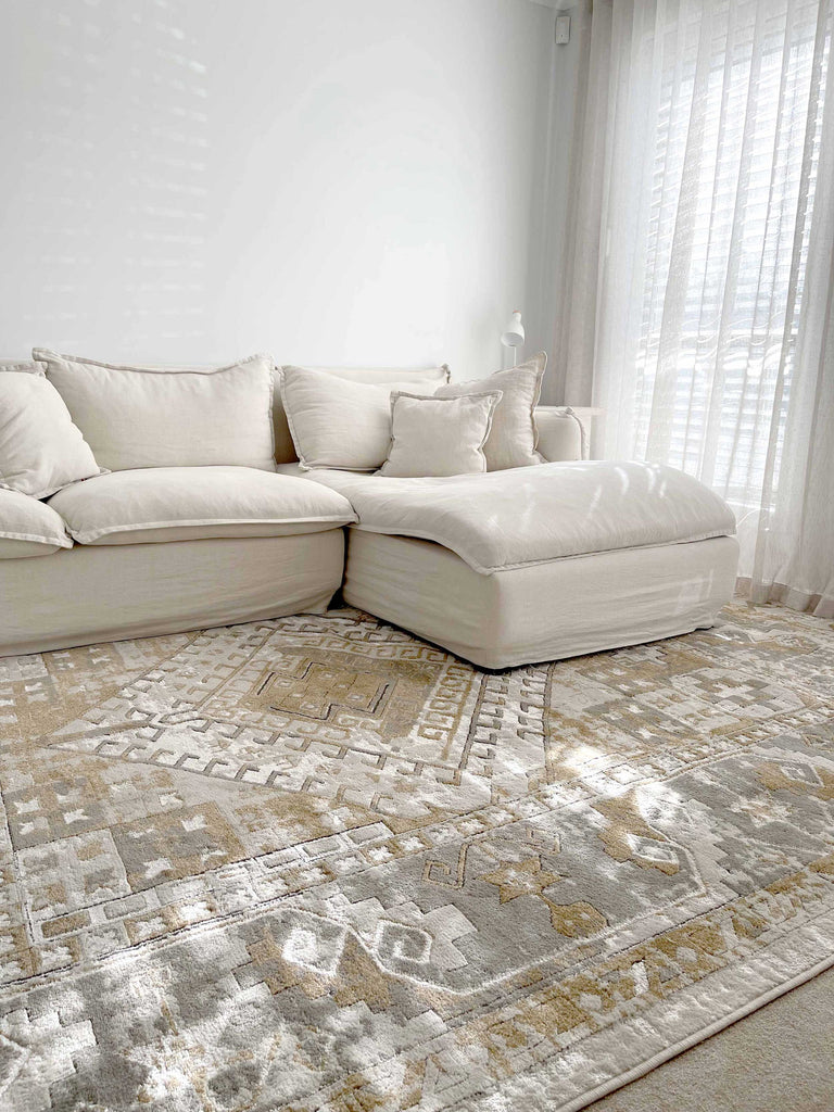 Tupelo Beige And Grey Tribal Medallion Rug