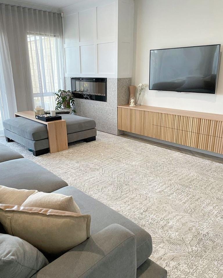 Wilamina Grey and Ivory Distressed Floral Rug