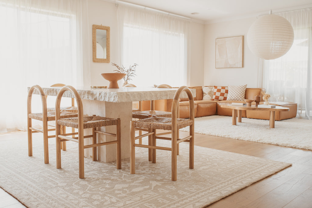 What Size Rug Under Dining Table? Here's The Best Way To Find The Right Size