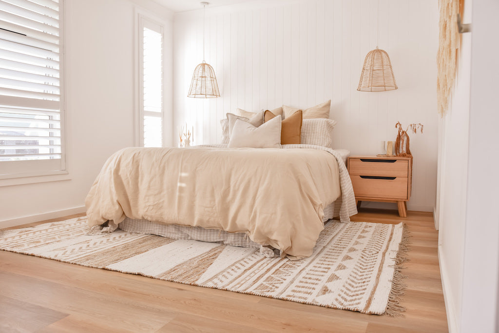 Top Rug Size Guide For Bed: What Size Rug For Queen Size Bed