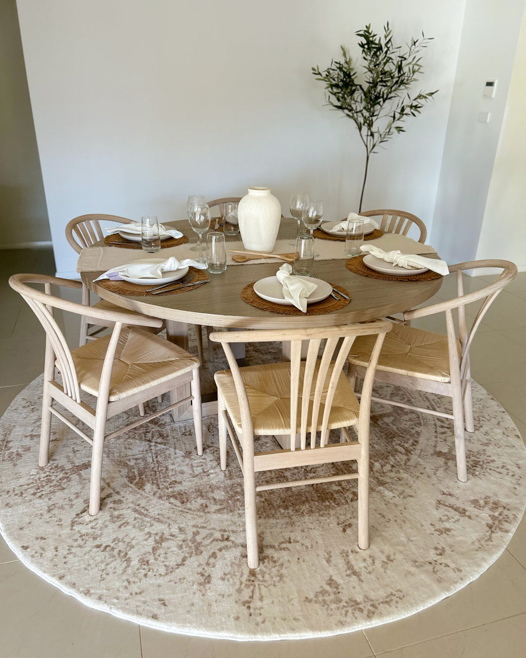 Cabanela Cream and Beige Washable Round Rug