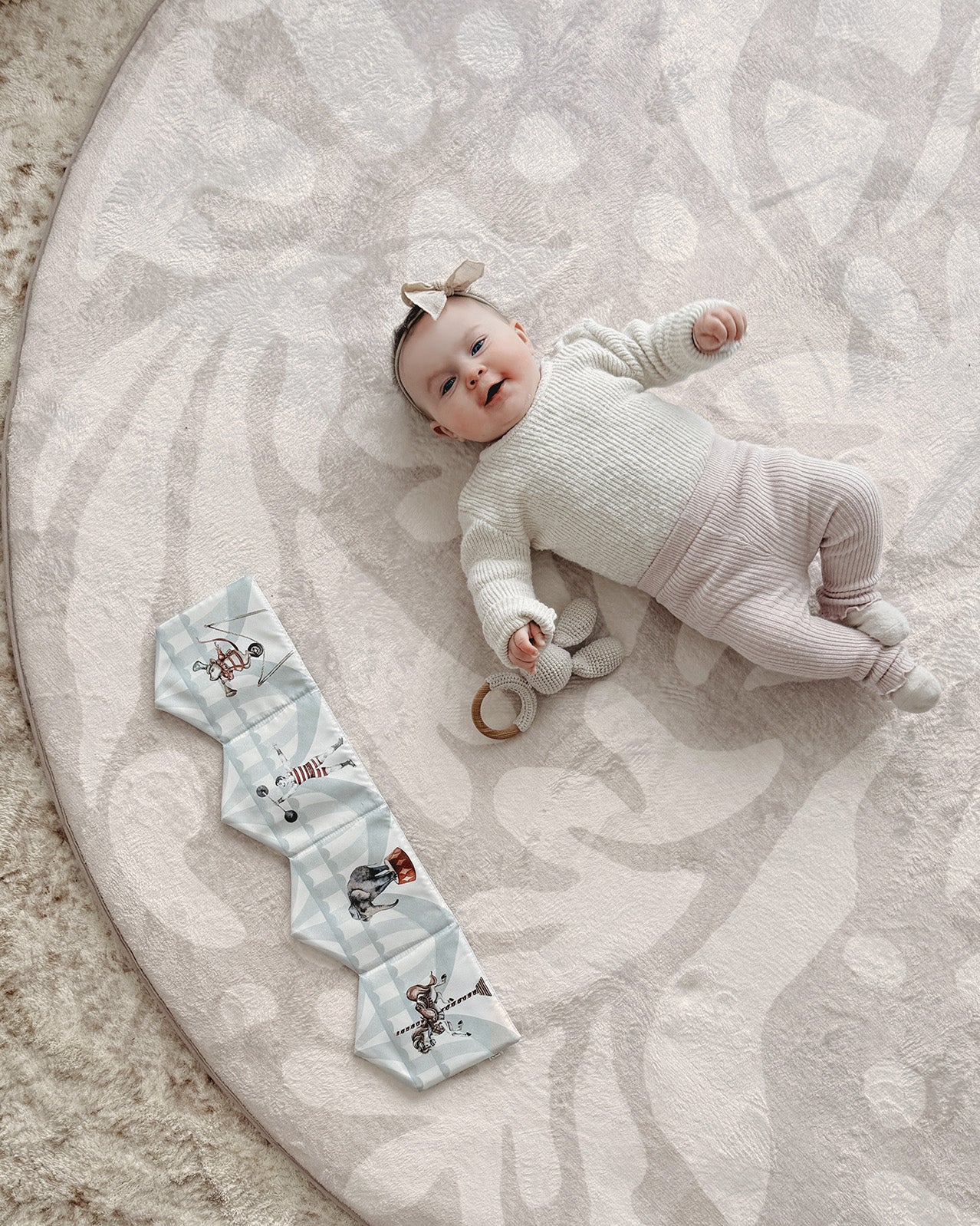 Didi Grey Cream Leaves Rollie Pollie Round Playmat