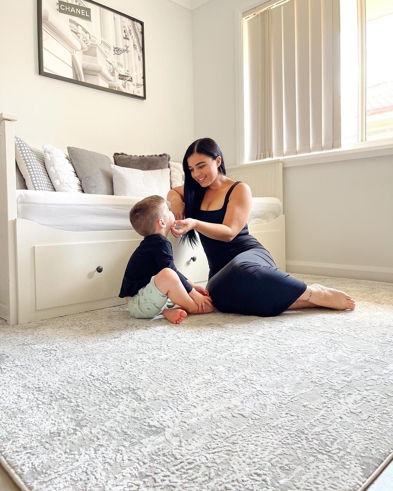 Ellery Grey Ivory Distressed Floral Rug