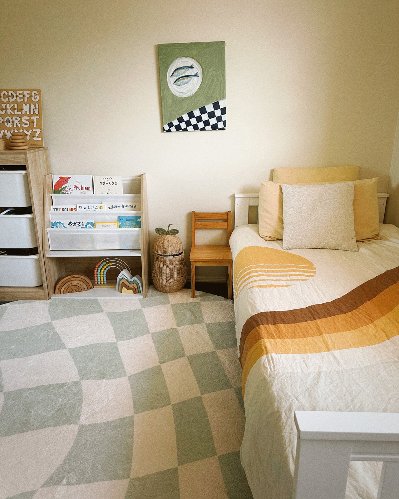 Ilenna Green and Ivory Checkered Washable Round Rug