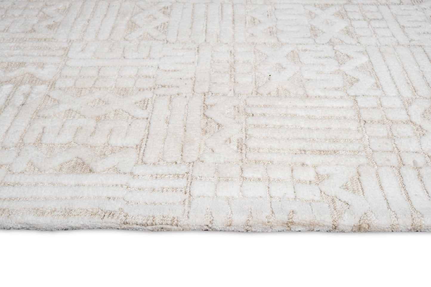 Kalinda Beige and Ivory Geometric Tribal Rug