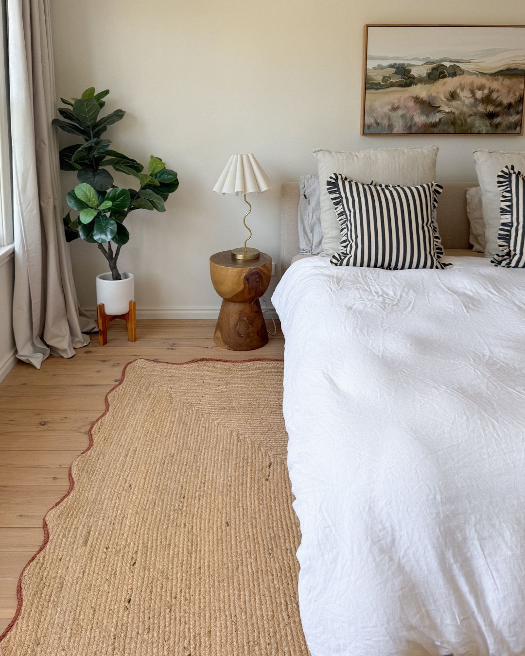 Kumari Natural Brown Scalloped Jute Rug